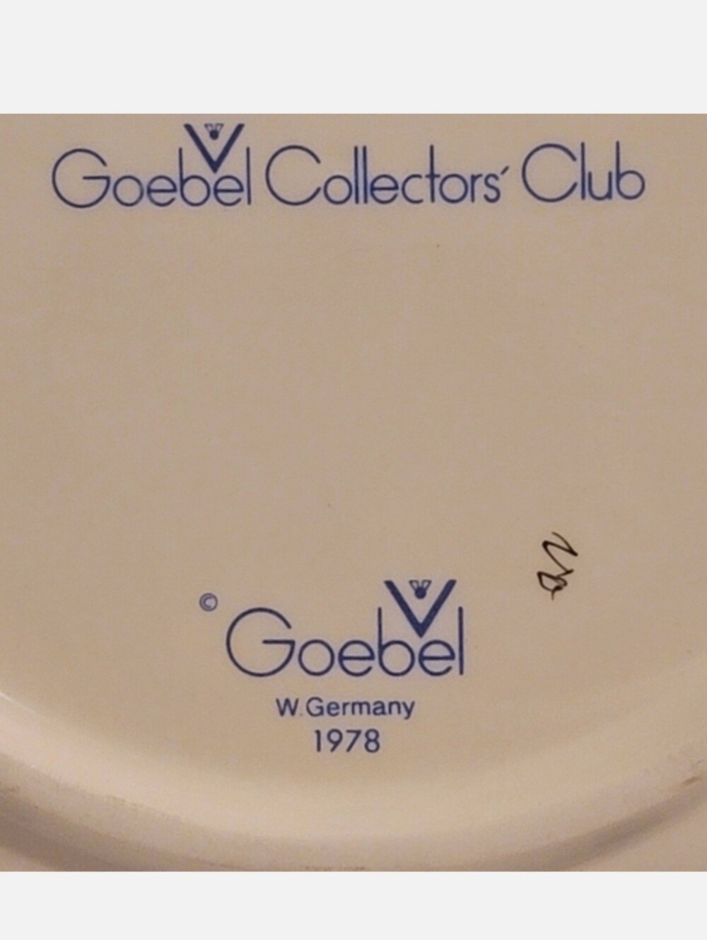 Hummel plate Goebel 1978 Collector's Club limited edition Smiling Through Girl - Picture 3 of 8